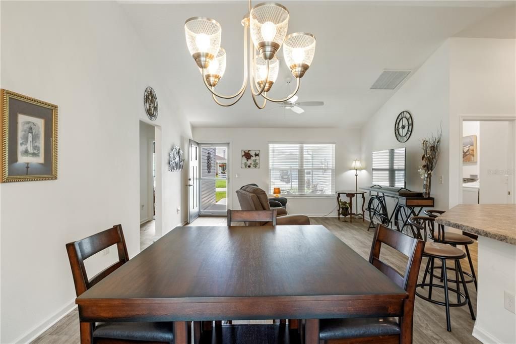 For Sale: $339,900 (3 beds, 2 baths, 1392 Square Feet)