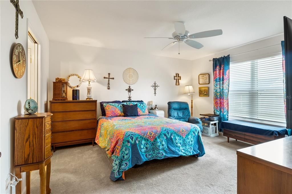 For Sale: $339,900 (3 beds, 2 baths, 1392 Square Feet)