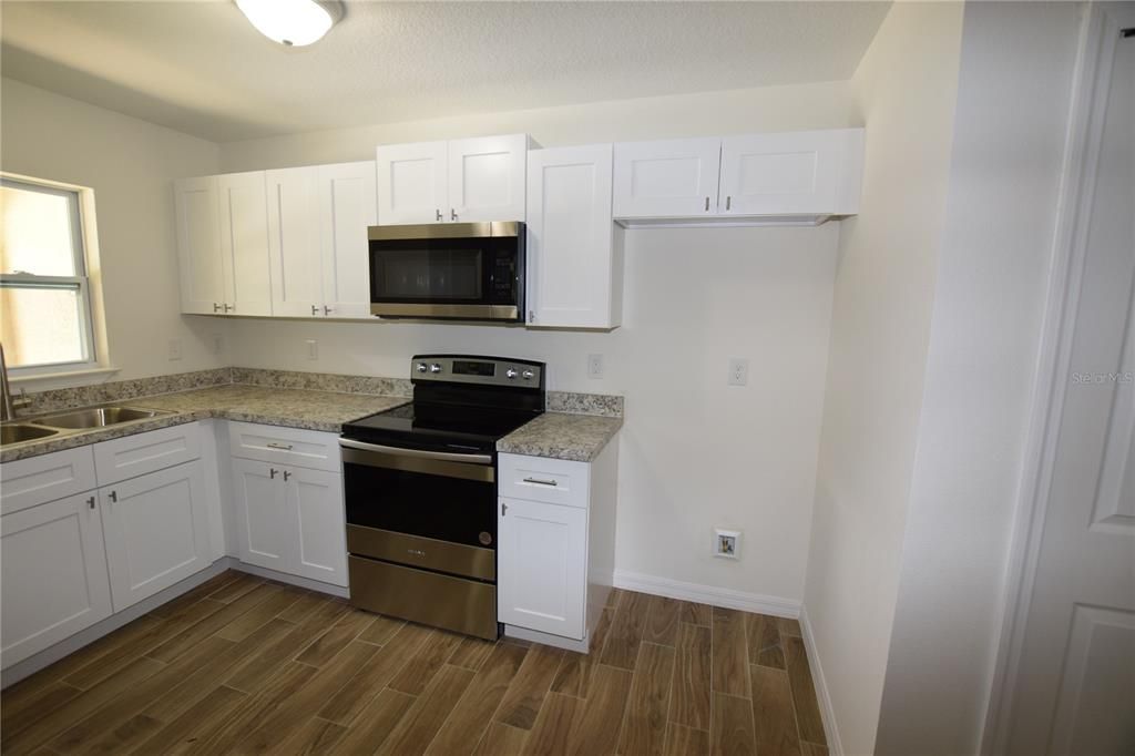 For Rent: $1,675 (3 beds, 2 baths, 1040 Square Feet)