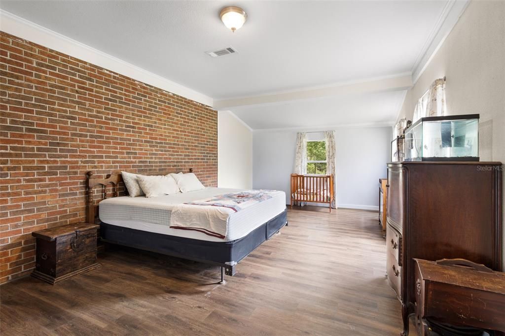 For Sale: $275,000 (3 beds, 1 baths, 1577 Square Feet)