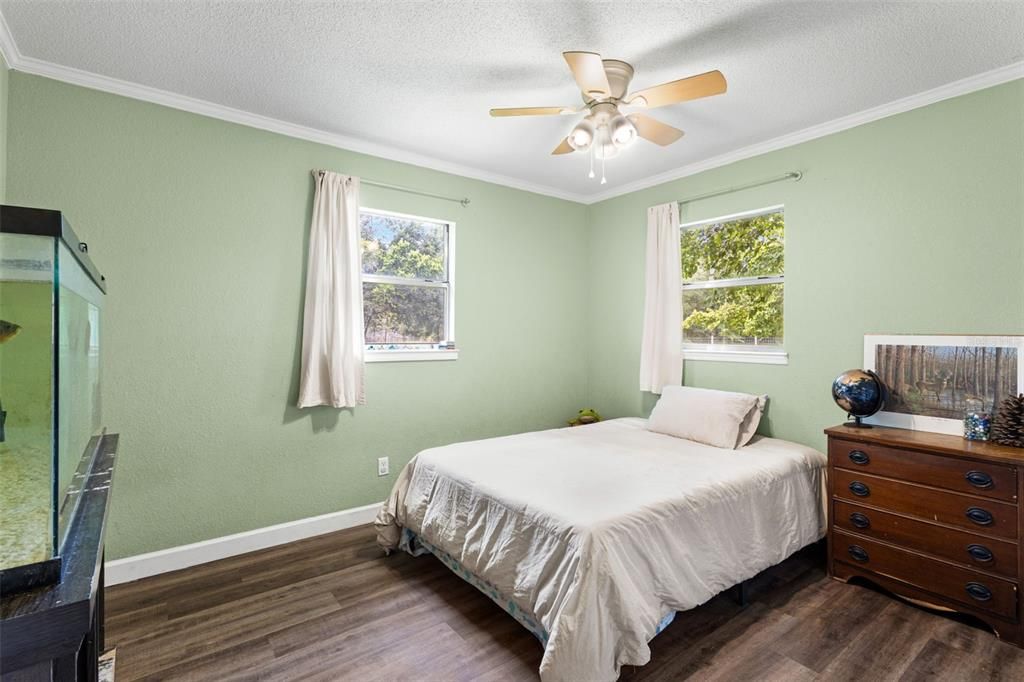 For Sale: $275,000 (3 beds, 1 baths, 1577 Square Feet)