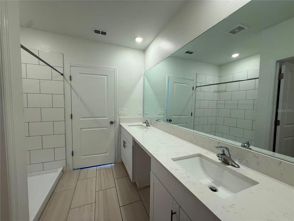 En Renta: $2,699 (5 camas, 2 baños, 2389 Pies cuadrados)