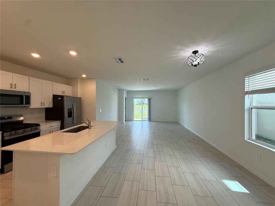 En Renta: $2,699 (5 camas, 2 baños, 2389 Pies cuadrados)