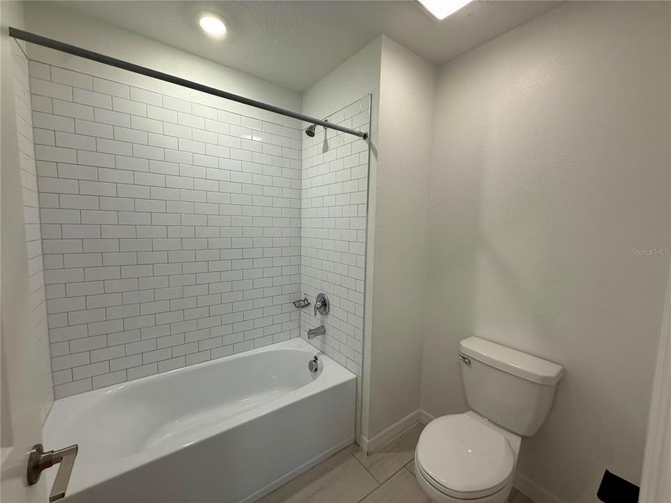 En Renta: $2,699 (5 camas, 2 baños, 2389 Pies cuadrados)