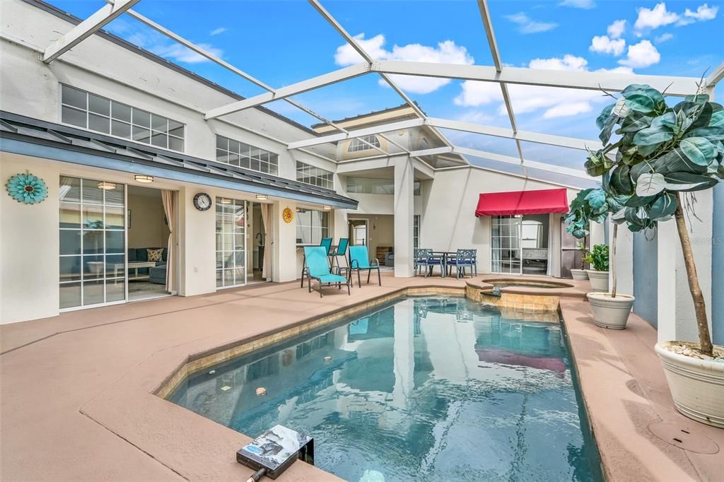For Sale: $500,000 (5 beds, 5 baths, 2265 Square Feet)