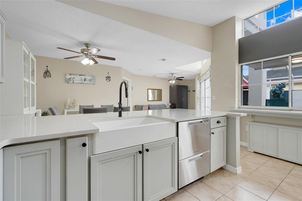 For Sale: $500,000 (5 beds, 5 baths, 2265 Square Feet)