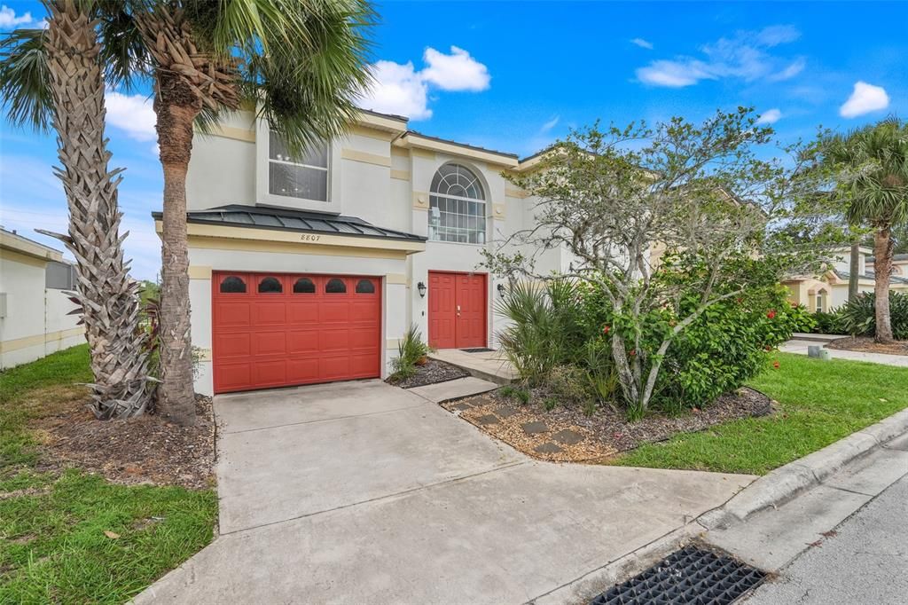 For Sale: $500,000 (5 beds, 5 baths, 2265 Square Feet)