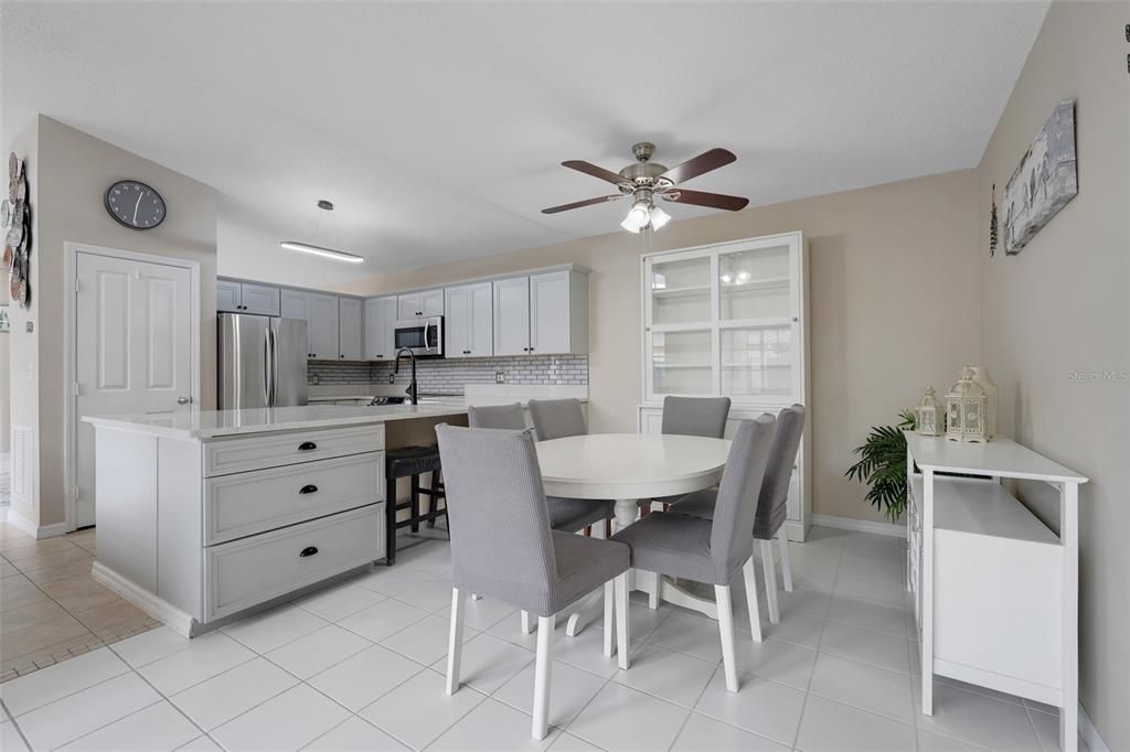 For Sale: $500,000 (5 beds, 5 baths, 2265 Square Feet)