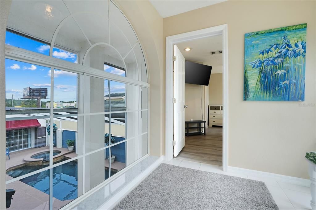 For Sale: $500,000 (5 beds, 5 baths, 2265 Square Feet)