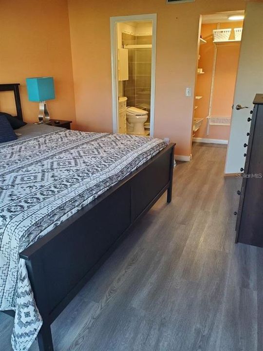 En Venta: $389,900 (2 camas, 2 baños, 890 Pies cuadrados)
