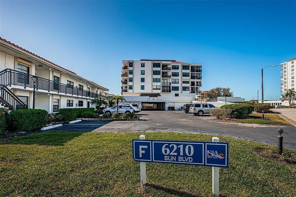 En Venta: $389,900 (2 camas, 2 baños, 890 Pies cuadrados)