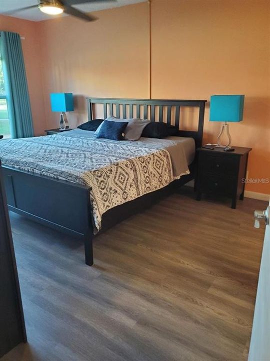 En Venta: $389,900 (2 camas, 2 baños, 890 Pies cuadrados)