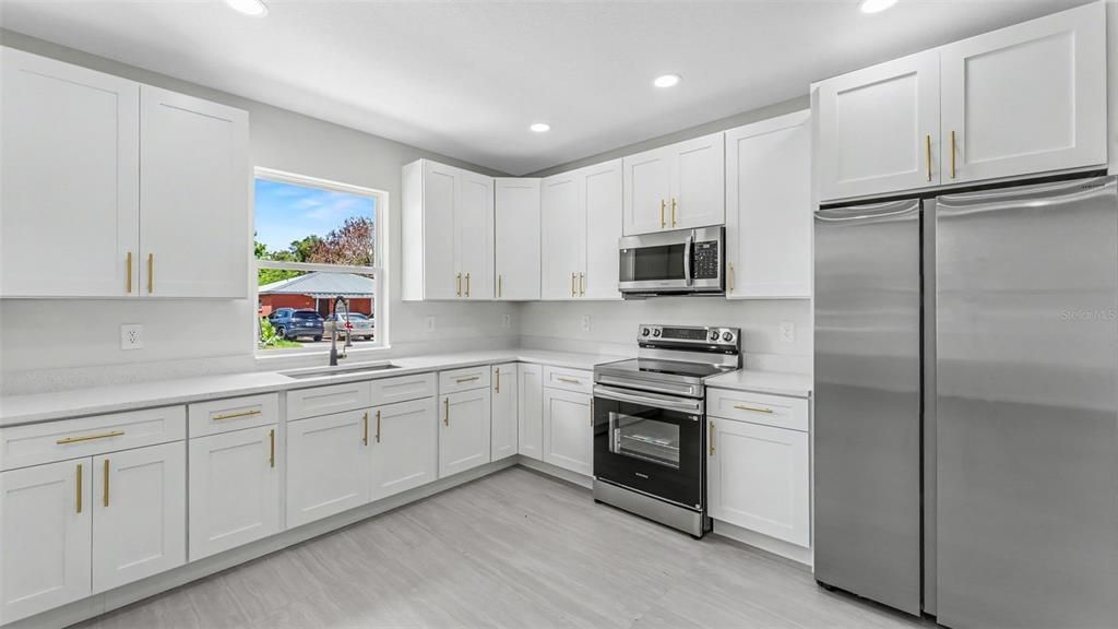 For Sale: $259,999 (3 beds, 2 baths, 1200 Square Feet)