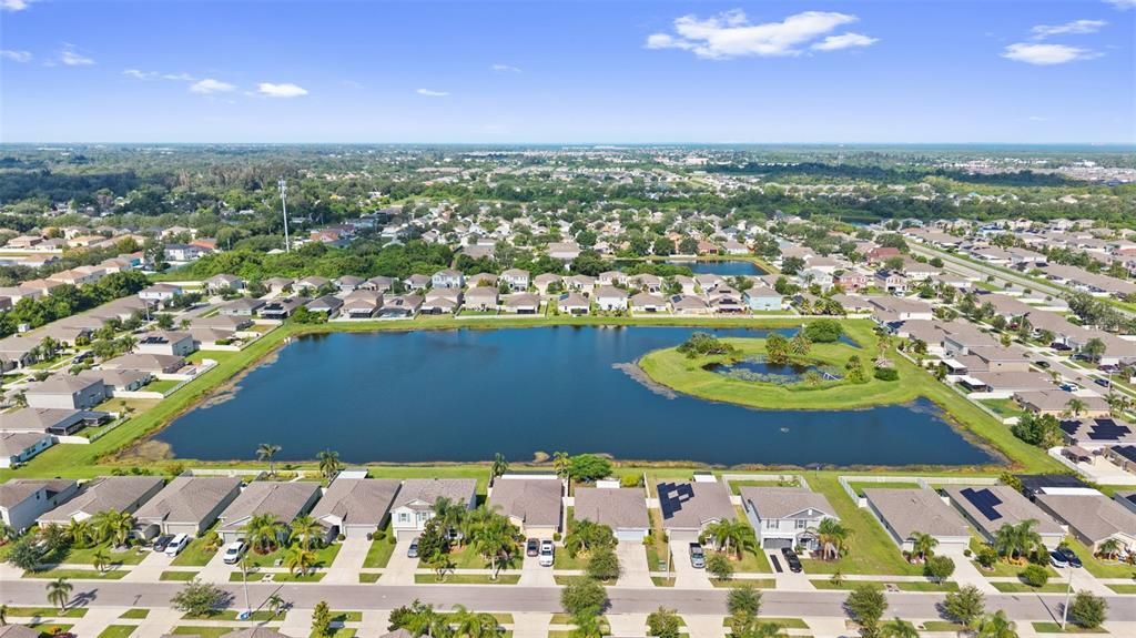 На продажу: $339,000 (4 спален, 2 ванн, 1804 Квадратных фут)