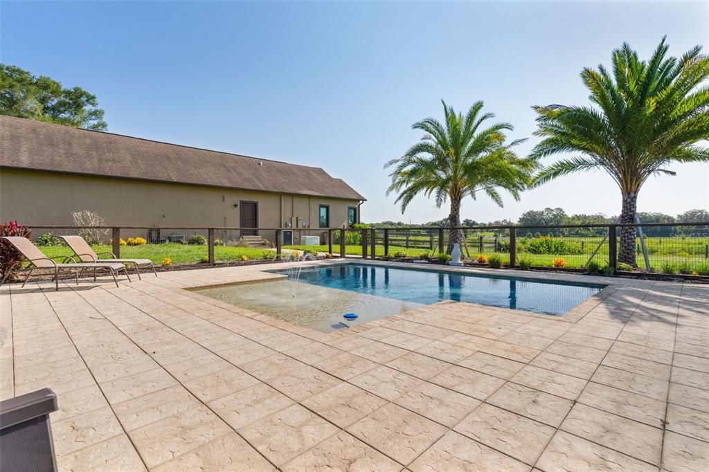 En Venta: $2,970,000 (4 camas, 2 baños, 2517 Pies cuadrados)
