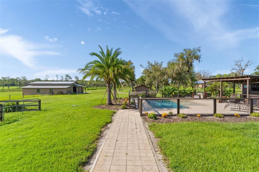 En Venta: $2,970,000 (4 camas, 2 baños, 2517 Pies cuadrados)