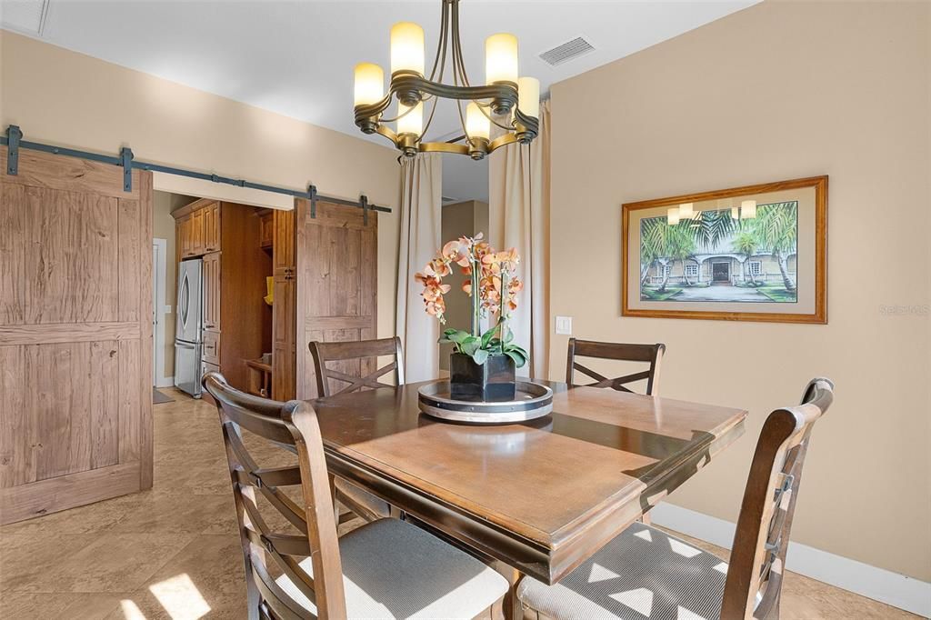 En Venta: $2,970,000 (4 camas, 2 baños, 2517 Pies cuadrados)