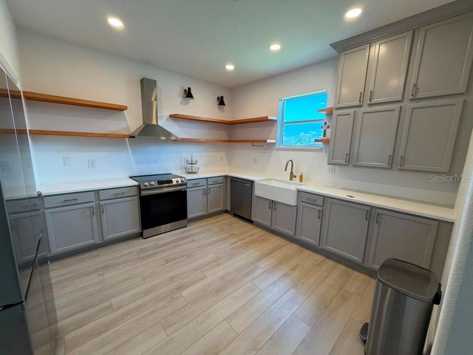 En Venta: $380,000 (3 camas, 2 baños, 1675 Pies cuadrados)