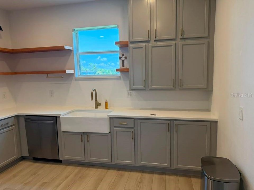 En Venta: $380,000 (3 camas, 2 baños, 1675 Pies cuadrados)