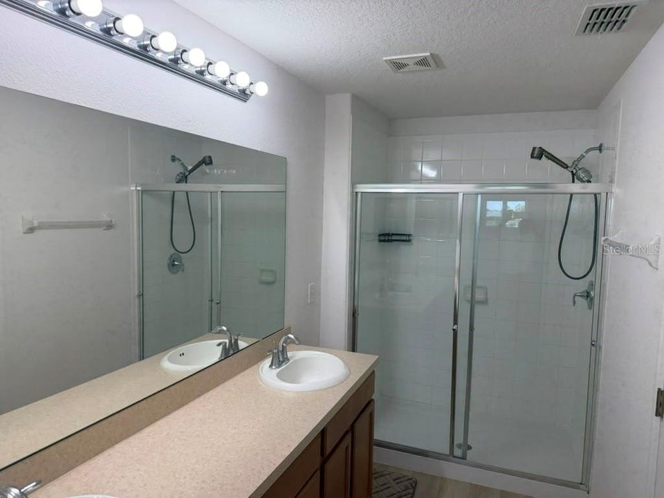 En Venta: $380,000 (3 camas, 2 baños, 1675 Pies cuadrados)