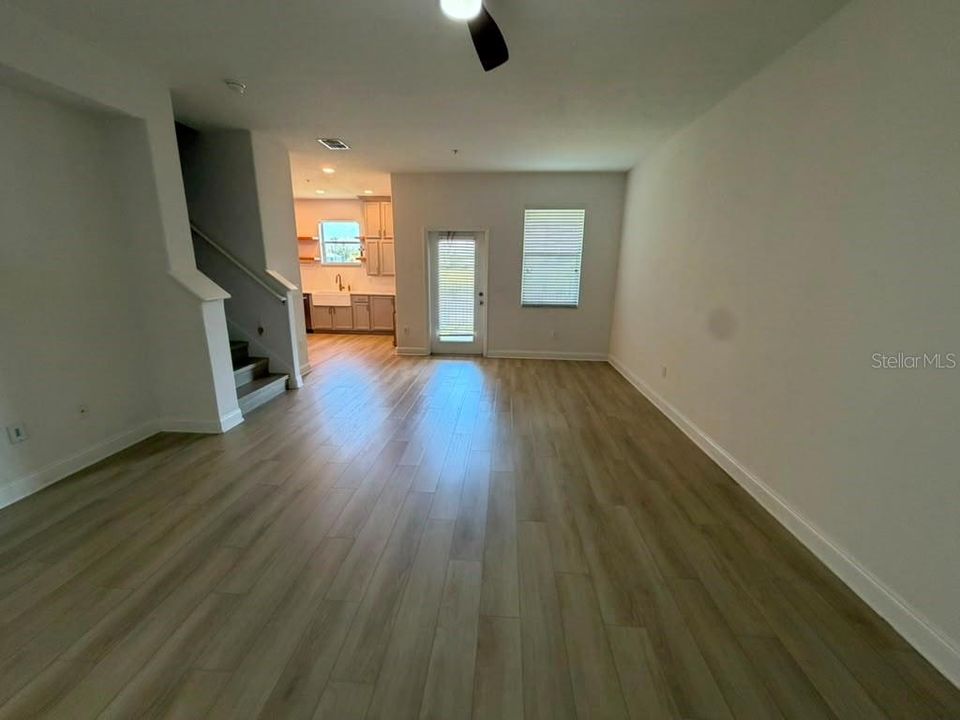 En Venta: $380,000 (3 camas, 2 baños, 1675 Pies cuadrados)