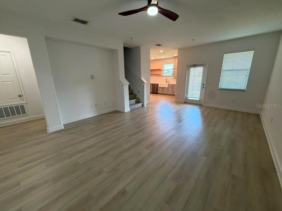 En Venta: $380,000 (3 camas, 2 baños, 1675 Pies cuadrados)