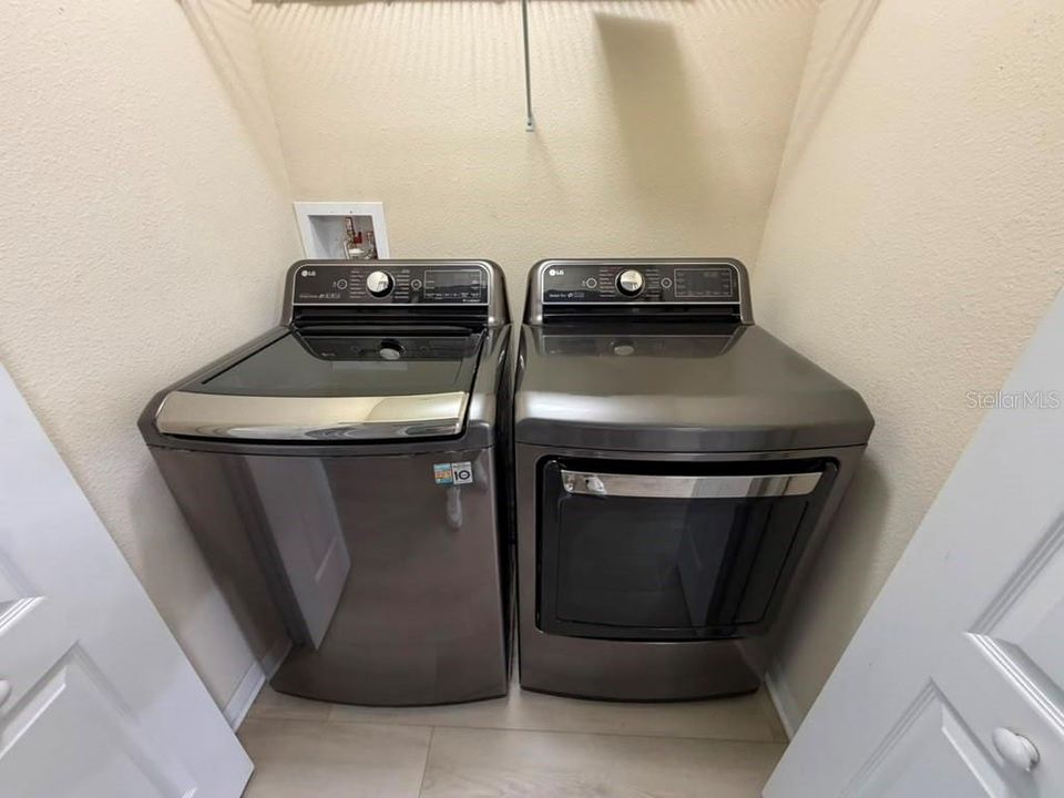 En Venta: $380,000 (3 camas, 2 baños, 1675 Pies cuadrados)