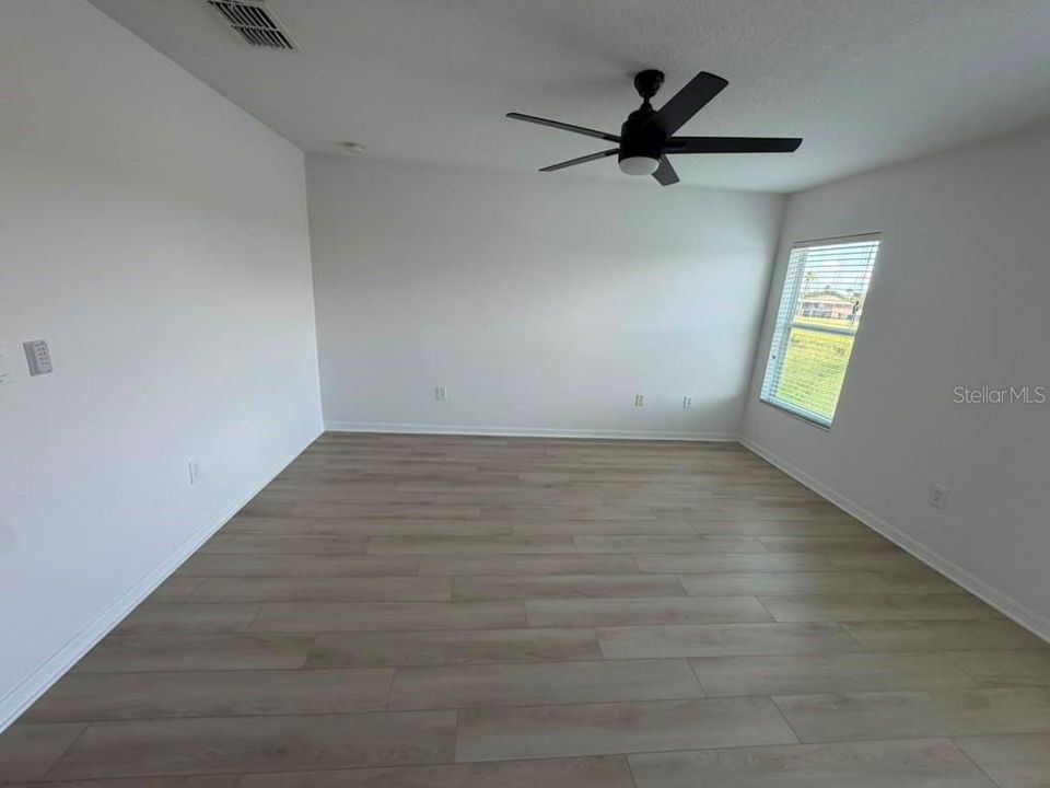 En Venta: $380,000 (3 camas, 2 baños, 1675 Pies cuadrados)