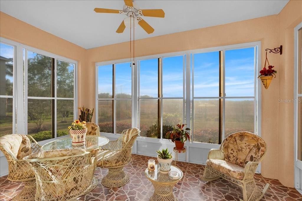 For Sale: $319,900 (3 beds, 2 baths, 2086 Square Feet)