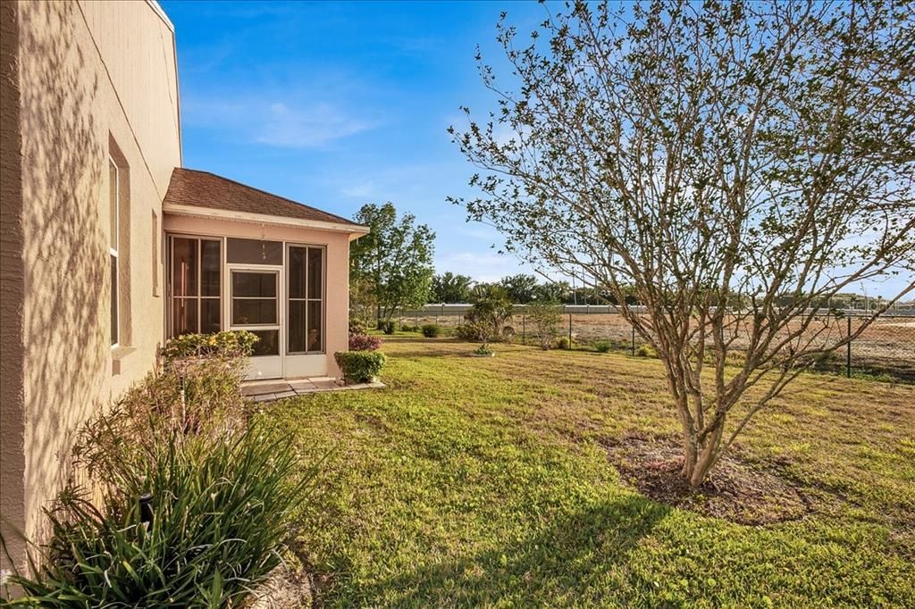 For Sale: $319,900 (3 beds, 2 baths, 2086 Square Feet)