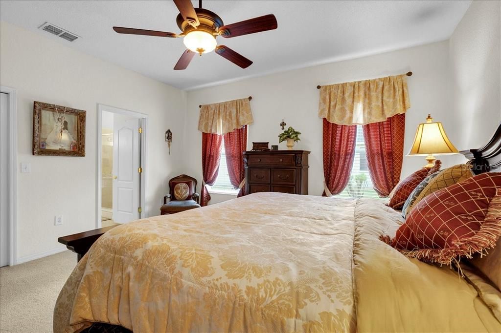 For Sale: $319,900 (3 beds, 2 baths, 2086 Square Feet)