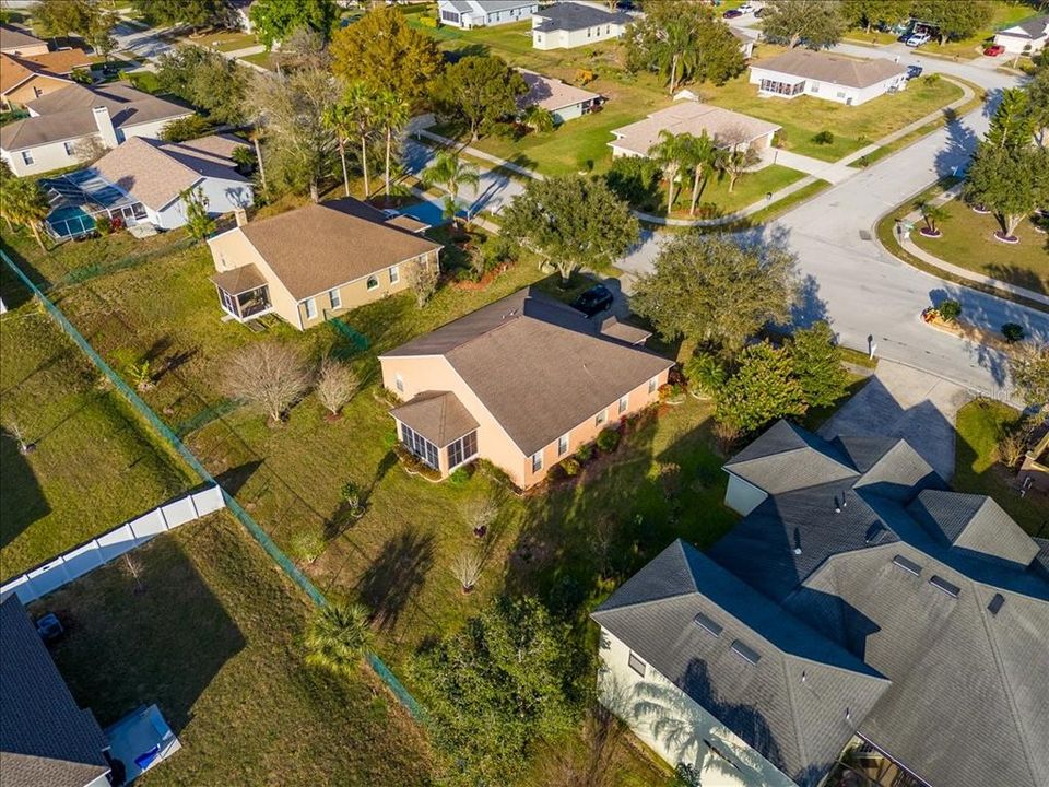 For Sale: $319,900 (3 beds, 2 baths, 2086 Square Feet)