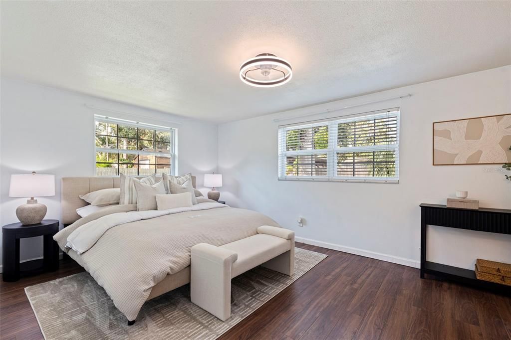 En Venta: $449,900 (3 camas, 2 baños, 1358 Pies cuadrados)
