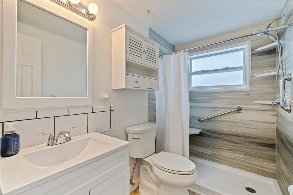 En Venta: $449,900 (3 camas, 2 baños, 1358 Pies cuadrados)