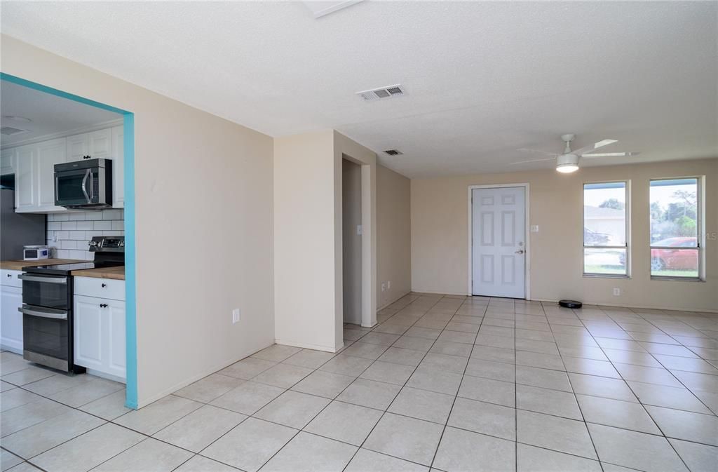 For Rent: $1,550 (2 beds, 2 baths, 1223 Square Feet)