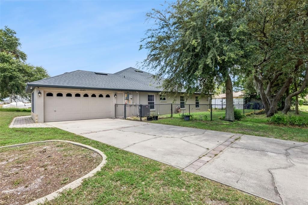 En Venta: $369,900 (4 camas, 2 baños, 2102 Pies cuadrados)