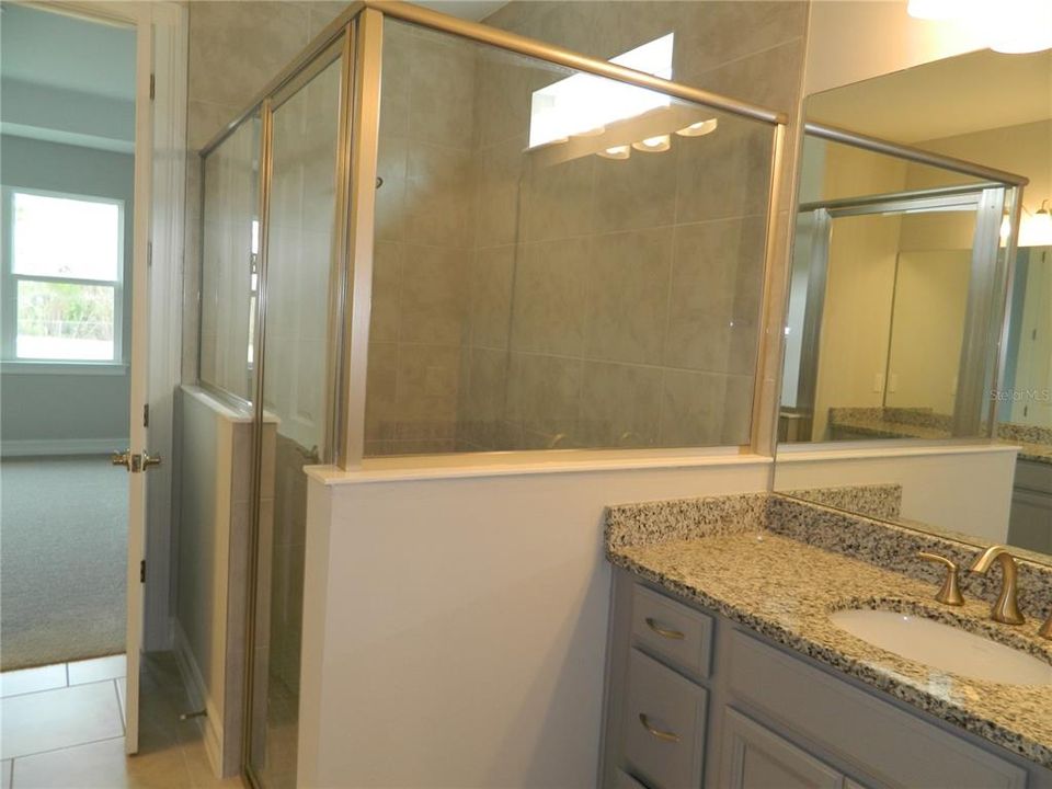 En Renta: $2,300 (3 camas, 2 baños, 2000 Pies cuadrados)
