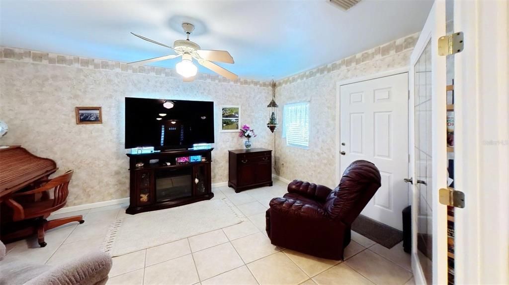 For Sale: $275,990 (2 beds, 2 baths, 1663 Square Feet)