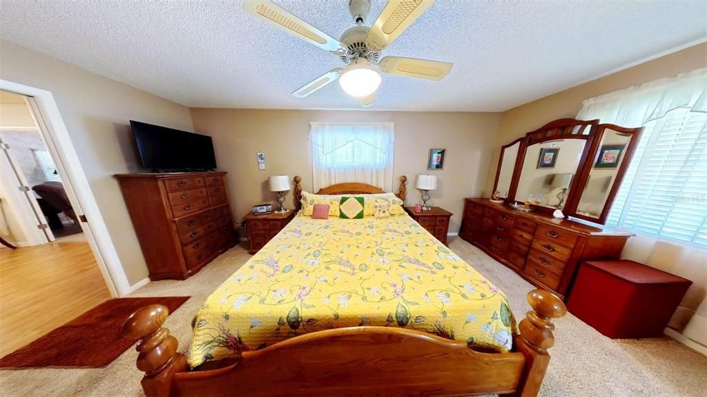 For Sale: $275,990 (2 beds, 2 baths, 1663 Square Feet)