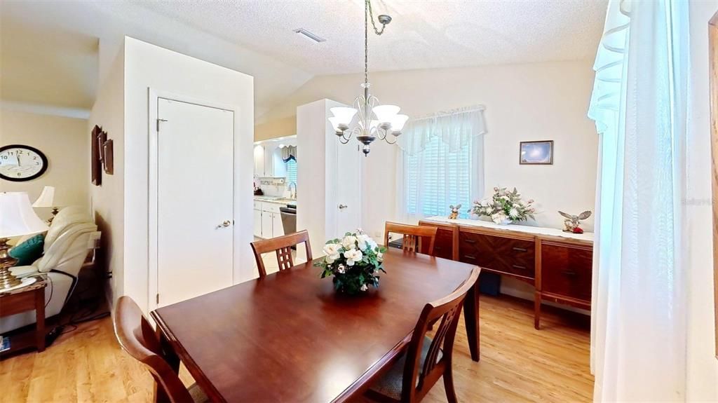 For Sale: $275,990 (2 beds, 2 baths, 1663 Square Feet)