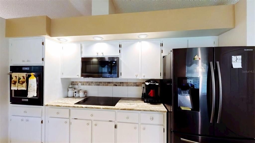 For Sale: $275,990 (2 beds, 2 baths, 1663 Square Feet)