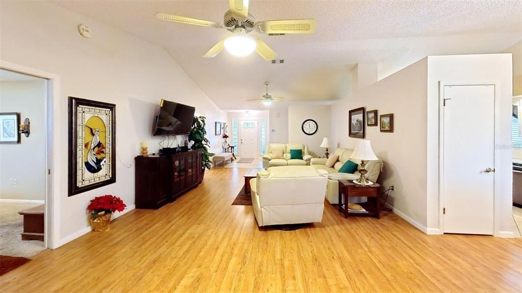 For Sale: $275,990 (2 beds, 2 baths, 1663 Square Feet)