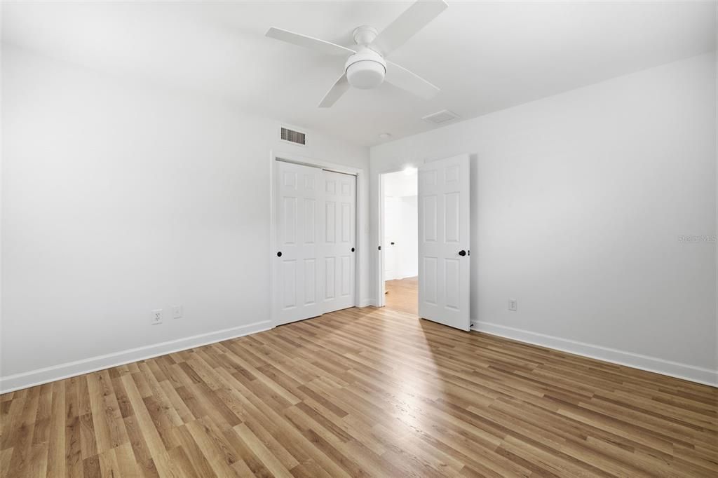 For Sale: $465,000 (4 beds, 2 baths, 1914 Square Feet)