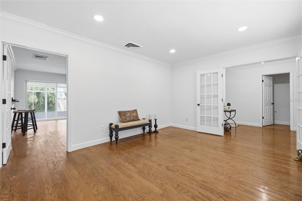 For Sale: $465,000 (4 beds, 2 baths, 1914 Square Feet)