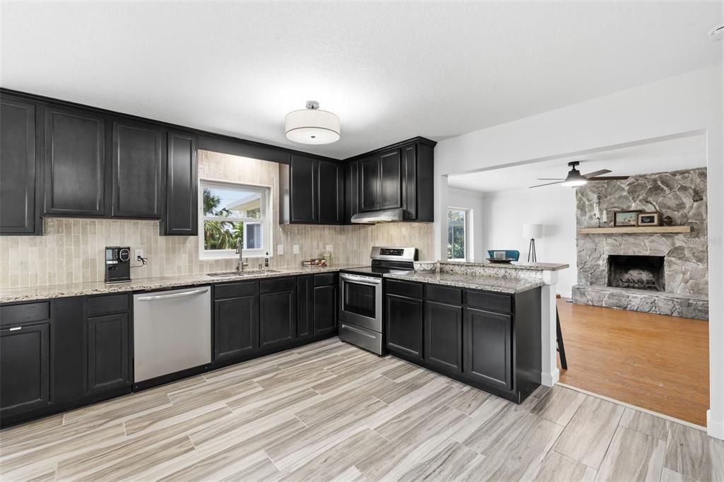 For Sale: $465,000 (4 beds, 2 baths, 1914 Square Feet)