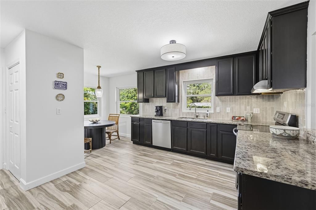 For Sale: $465,000 (4 beds, 2 baths, 1914 Square Feet)