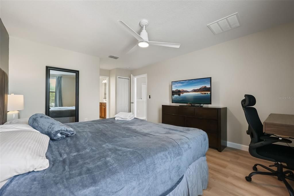 For Sale: $609,900 (6 beds, 6 baths, 3063 Square Feet)