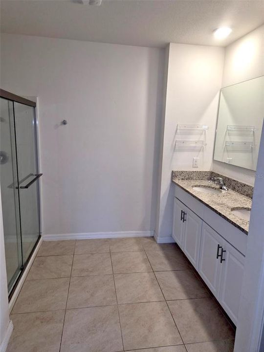 For Rent: $2,550 (5 beds, 3 baths, 2508 Square Feet)