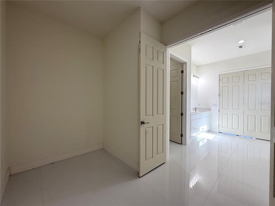 For Sale: $389,900 (4 beds, 3 baths, 2759 Square Feet)