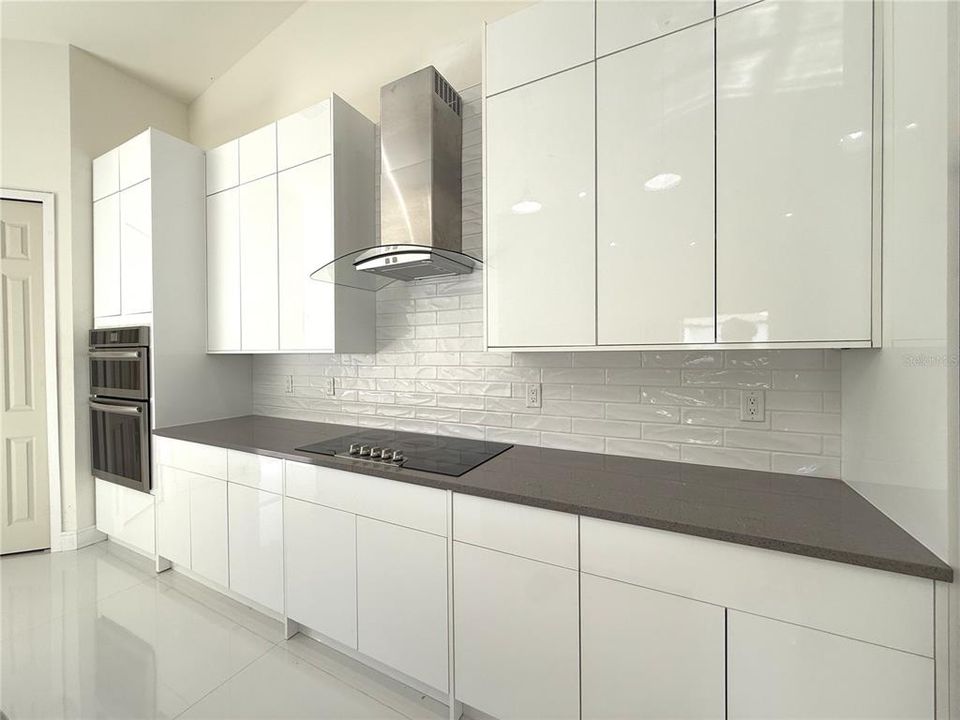 For Sale: $389,900 (4 beds, 3 baths, 2759 Square Feet)